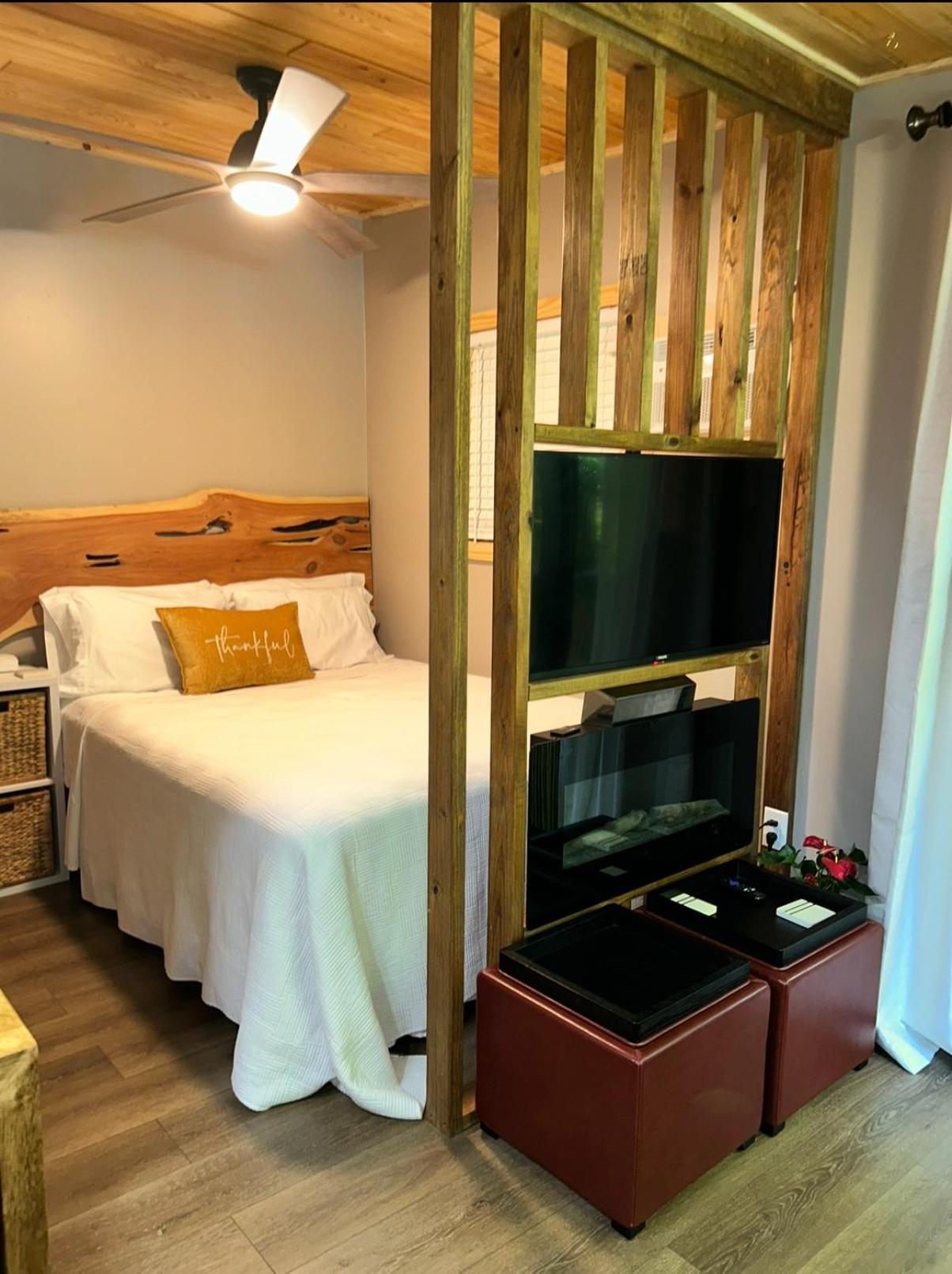 Sweet Tiny Cabin Tampa Ngoại thất bức ảnh