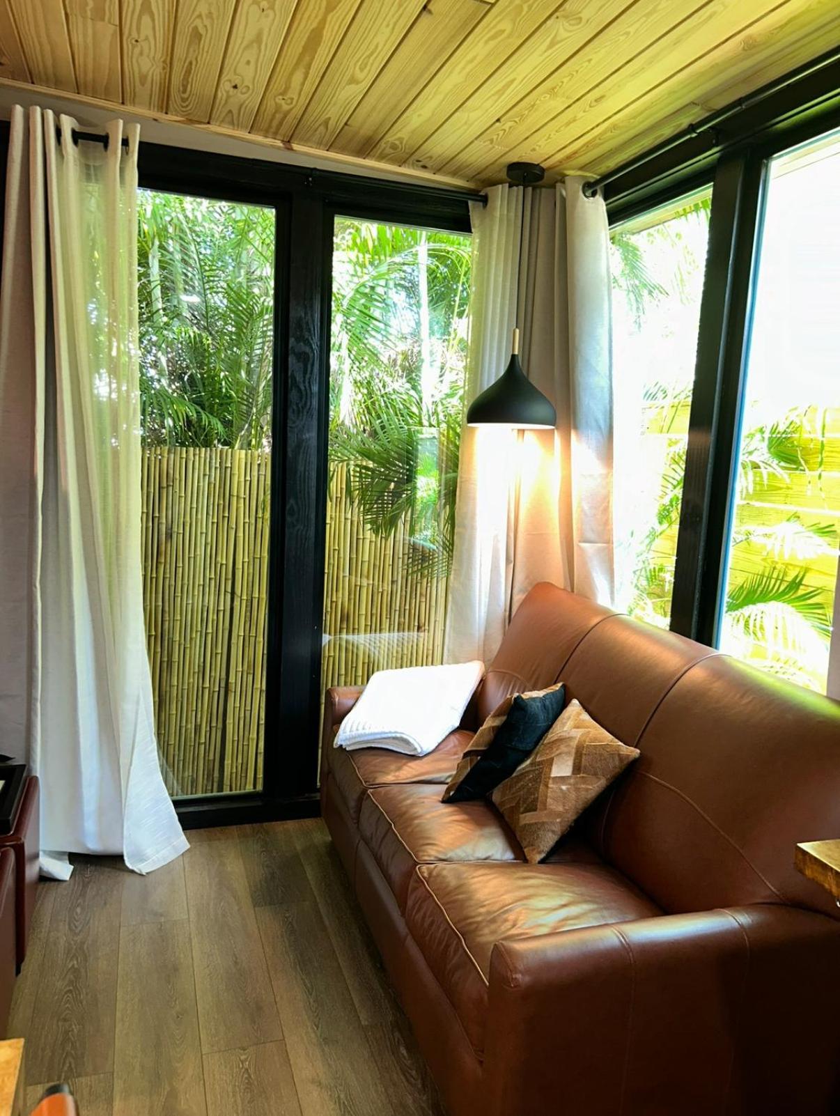 Sweet Tiny Cabin Tampa Ngoại thất bức ảnh