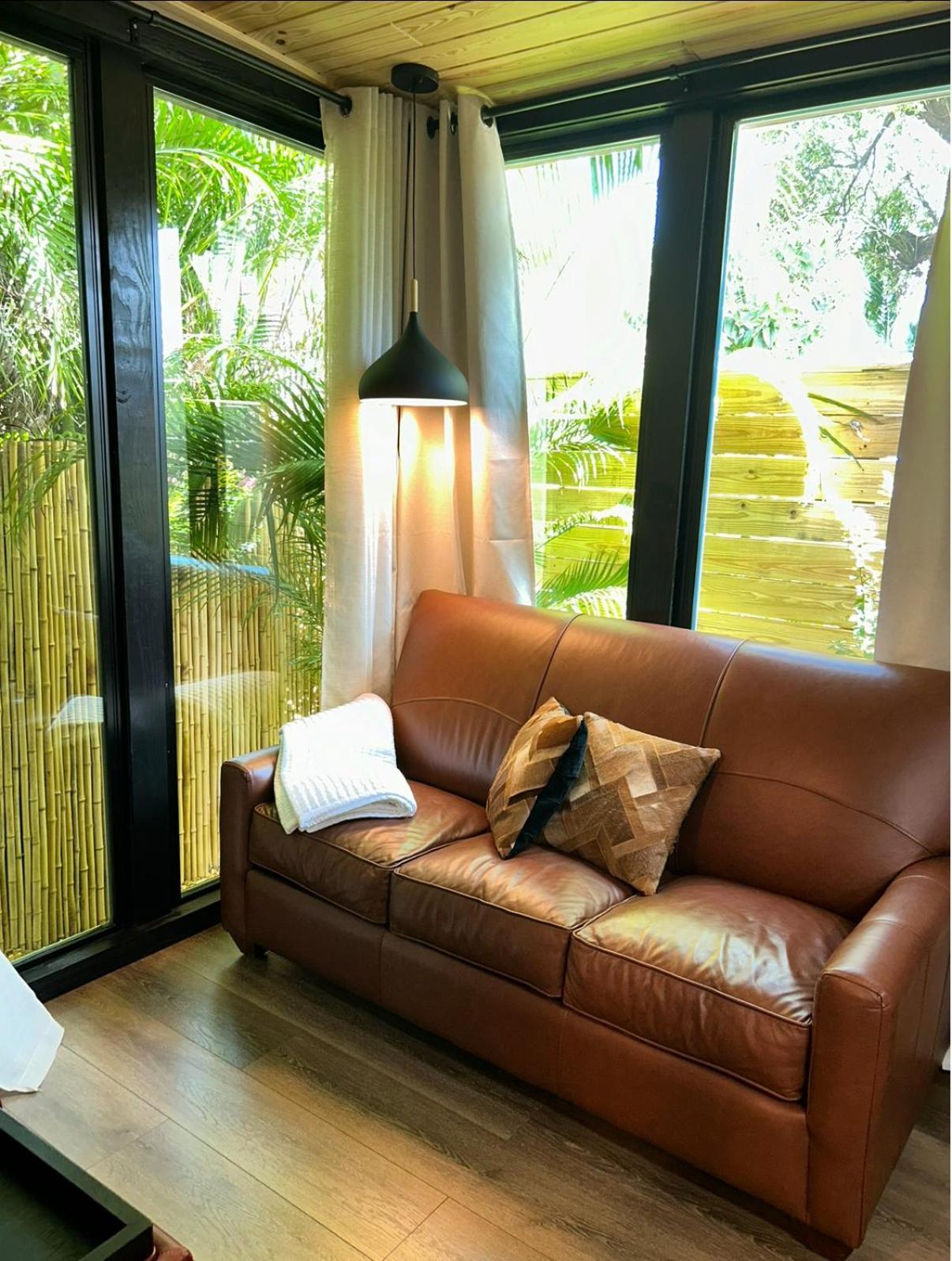 Sweet Tiny Cabin Tampa Ngoại thất bức ảnh